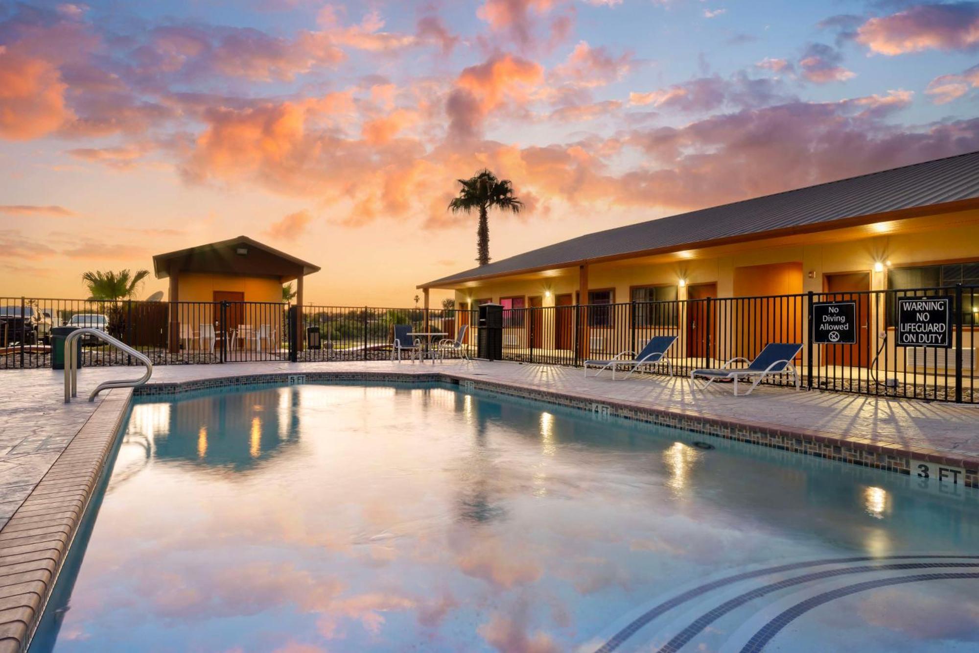 Best Western Hebbronville Inn Ngoại thất bức ảnh